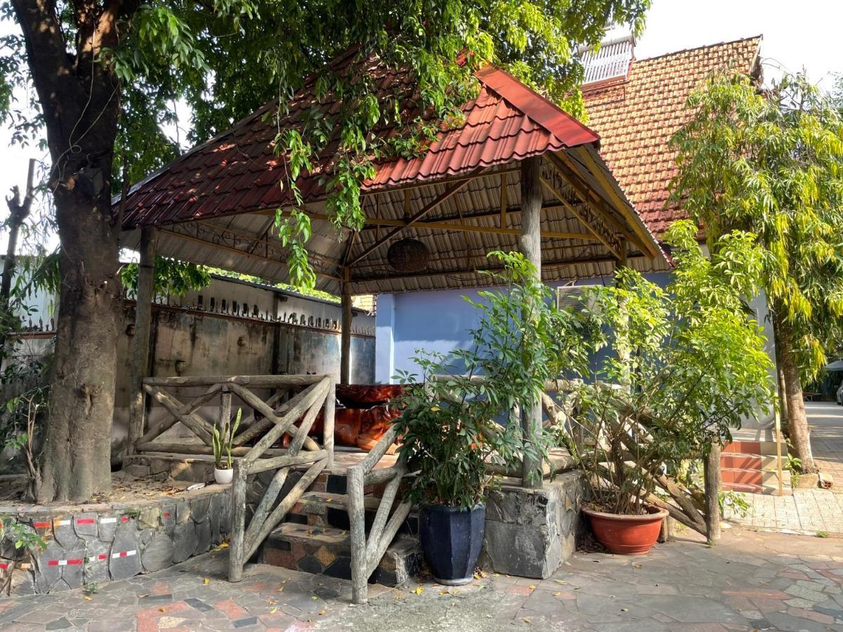 Song Tra Hotel Thu Dau Mot Екстер'єр фото